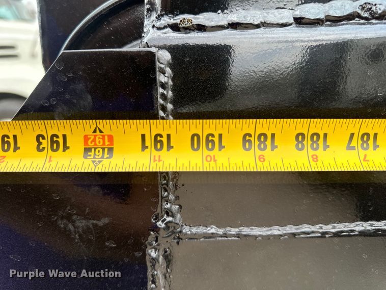 image for item EH3847 2008 Mack CHU613 dump truck