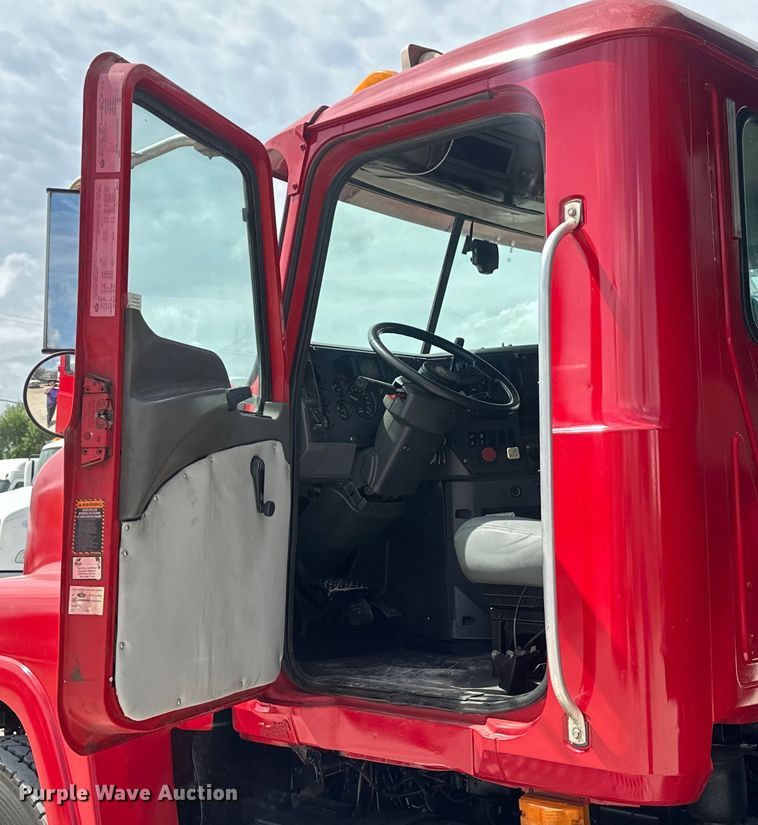 image for item EH3847 2008 Mack CHU613 dump truck