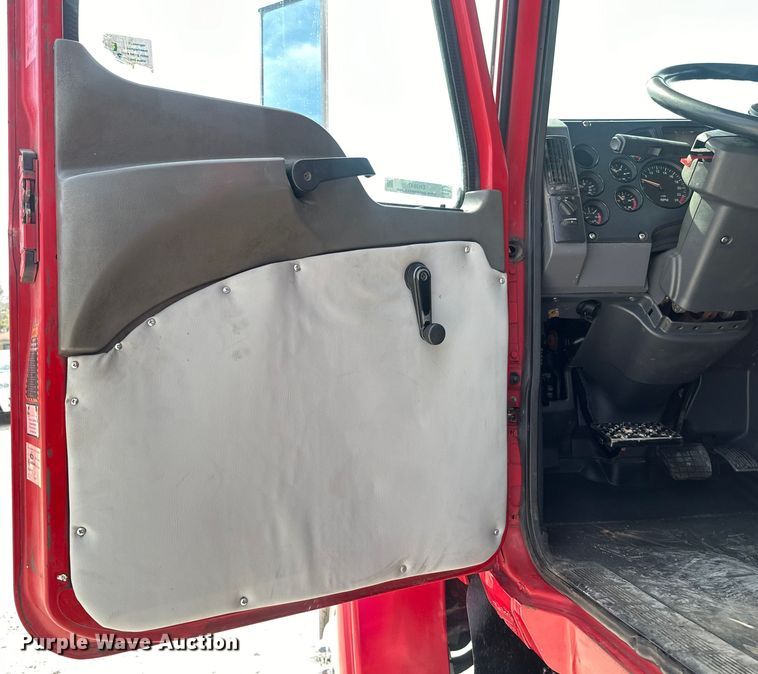 image for item EH3847 2008 Mack CHU613 dump truck