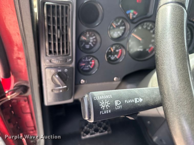 image for item EH3847 2008 Mack CHU613 dump truck