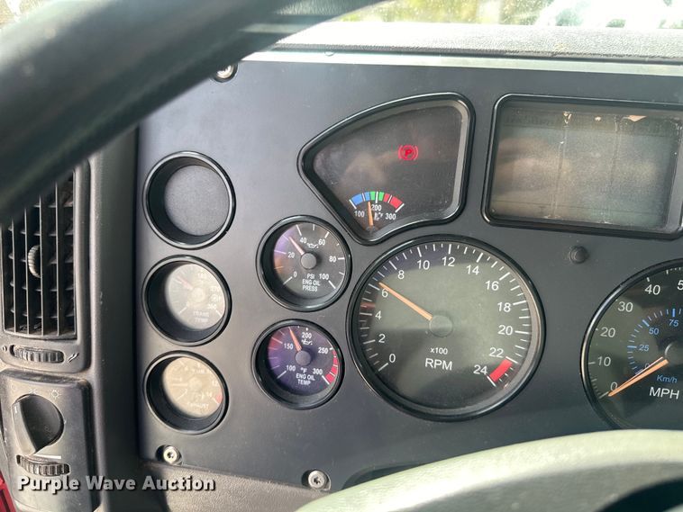 image for item EH3847 2008 Mack CHU613 dump truck