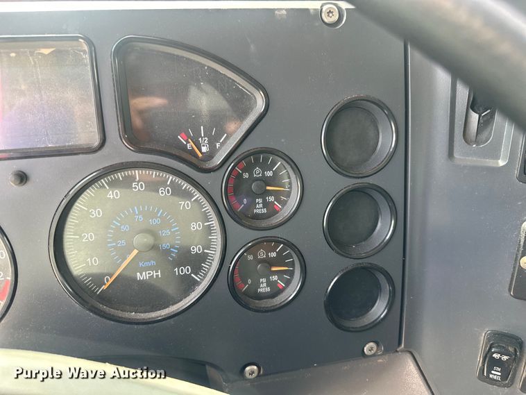 image for item EH3847 2008 Mack CHU613 dump truck