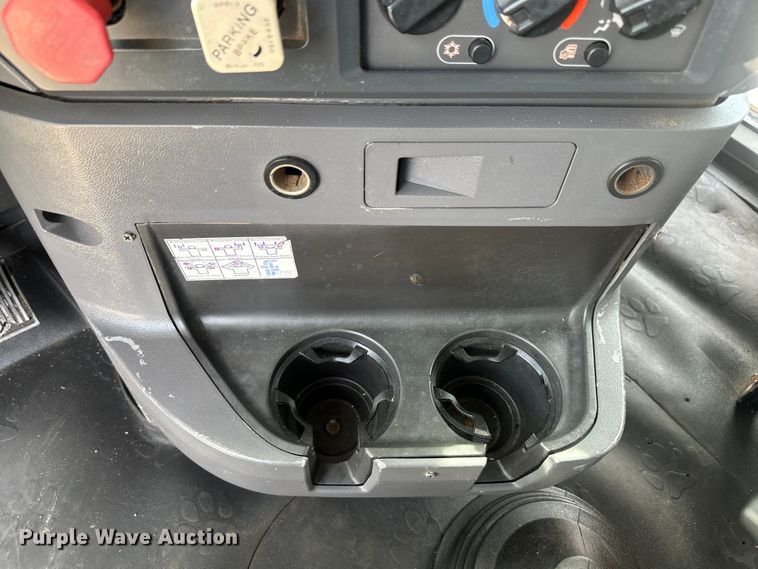 image for item EH3847 2008 Mack CHU613 dump truck