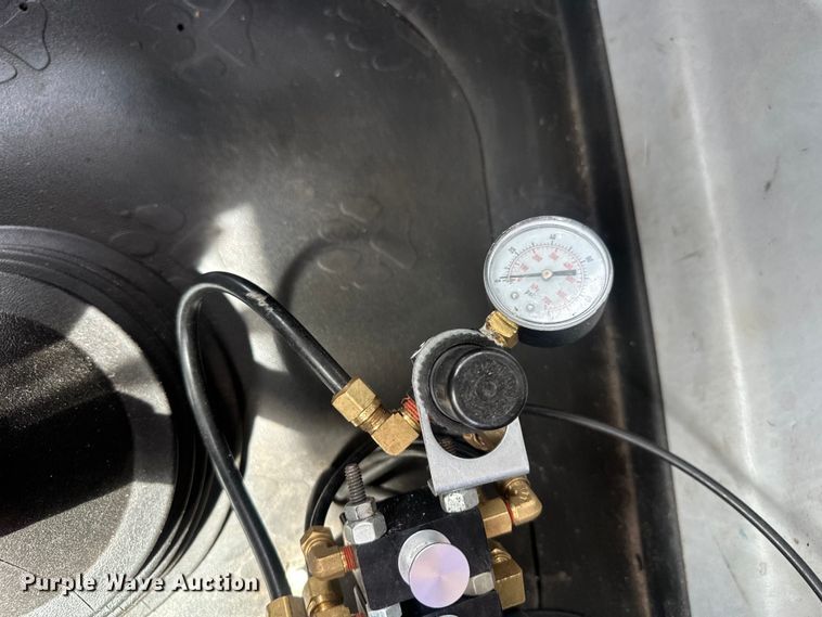 image for item EH3847 2008 Mack CHU613 dump truck