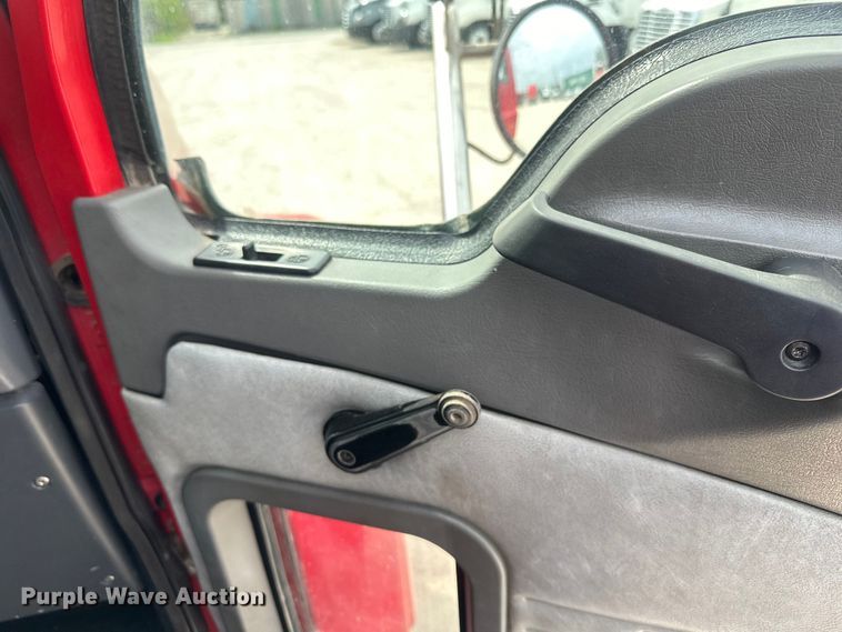 image for item EH3847 2008 Mack CHU613 dump truck