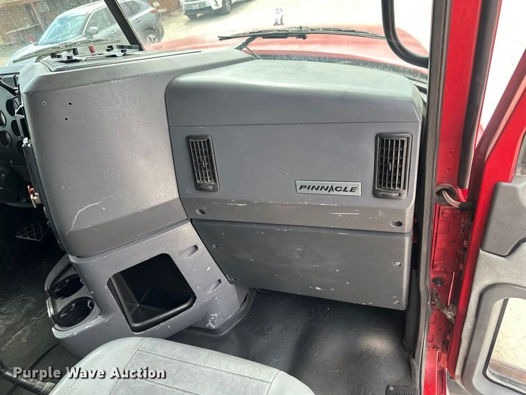 image for item EH3847 2008 Mack CHU613 dump truck