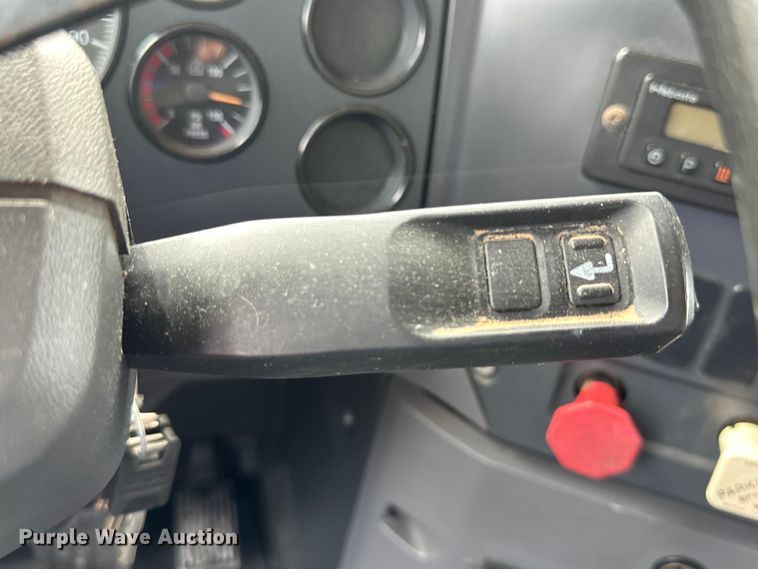 image for item EH3847 2008 Mack CHU613 dump truck