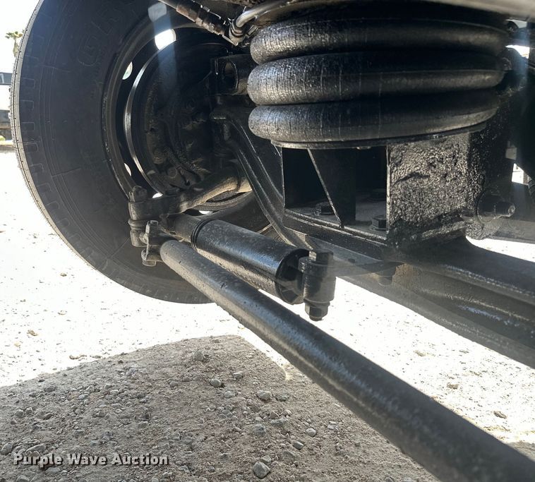 image for item EH3847 2008 Mack CHU613 dump truck