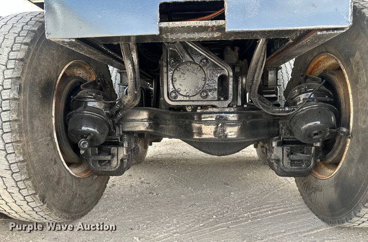 image for item EH3847 2008 Mack CHU613 dump truck