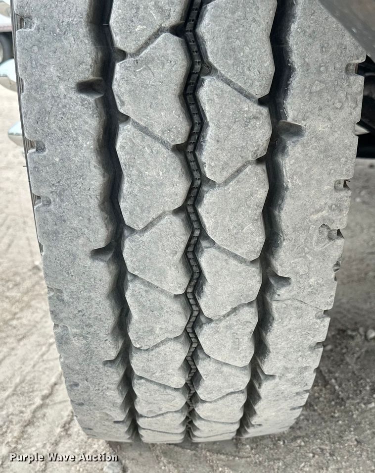 image for item EH3847 2008 Mack CHU613 dump truck