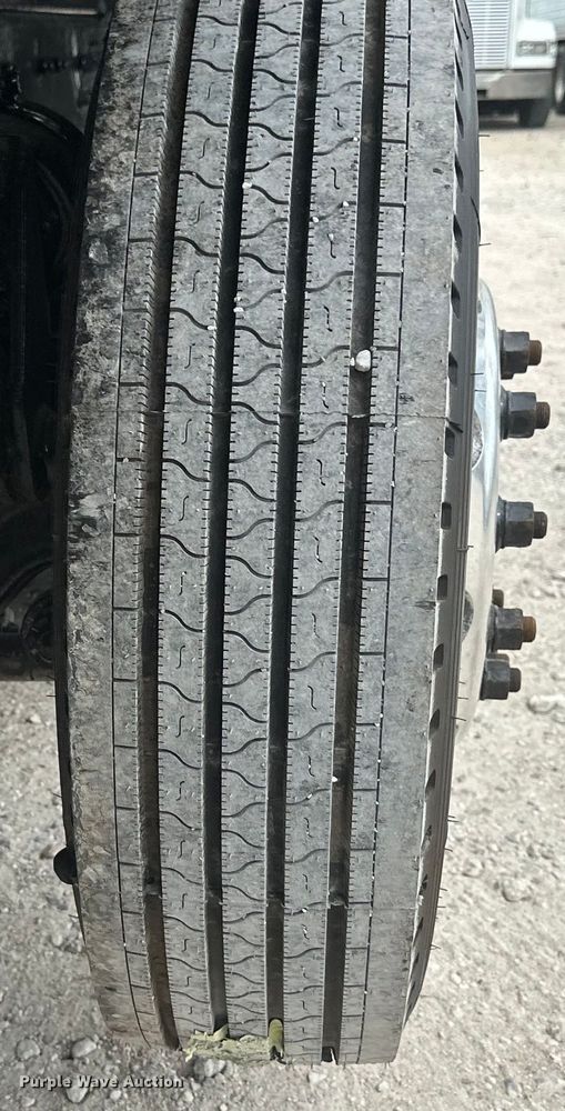 image for item EH3847 2008 Mack CHU613 dump truck