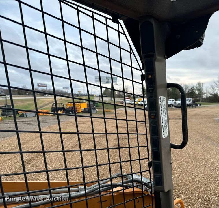 image for item EH6594 2012 Case SR220 skid steer loader