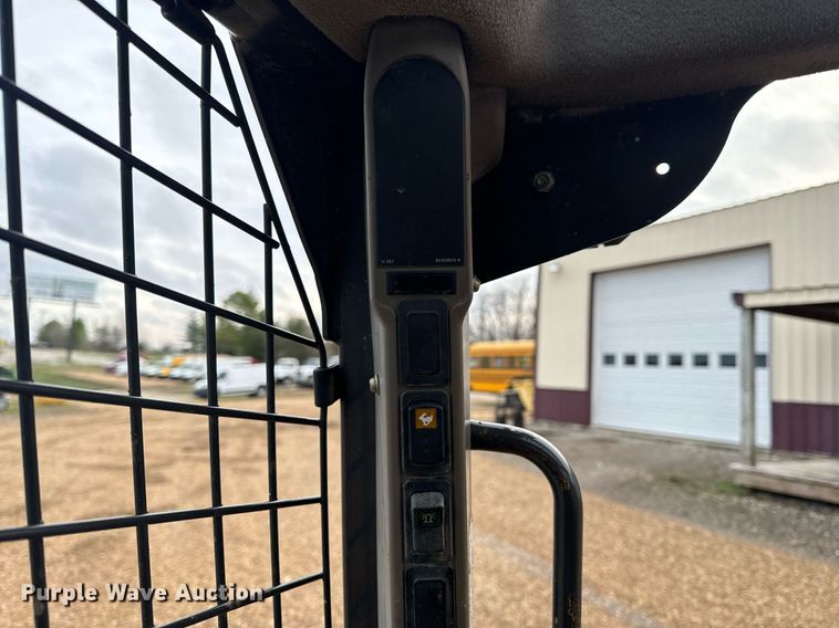 image for item EH6594 2012 Case SR220 skid steer loader