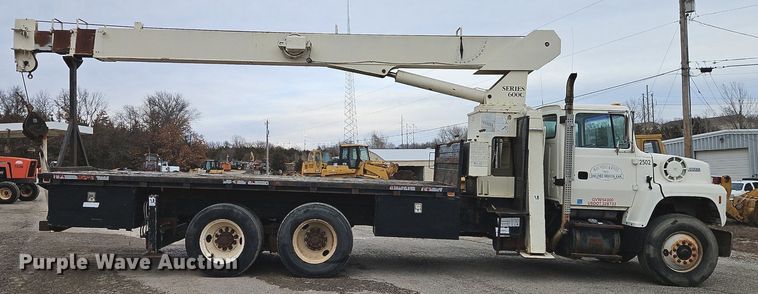 image for item EI3525 1996 Ford L8000 crane truck