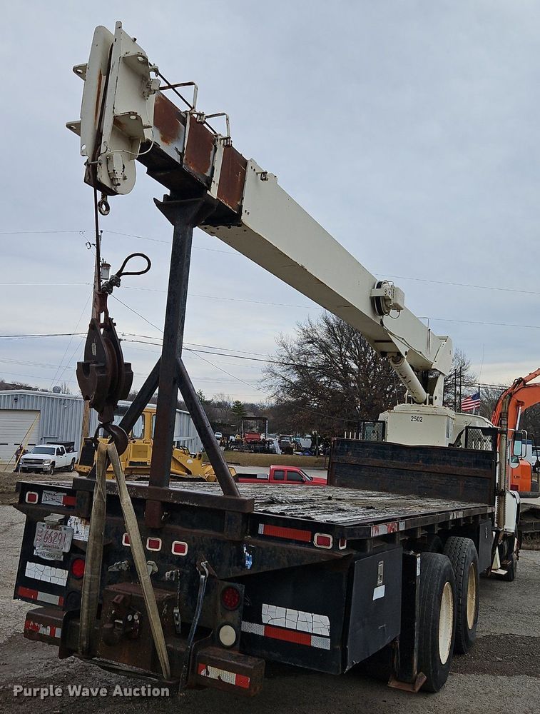 image for item EI3525 1996 Ford L8000 crane truck