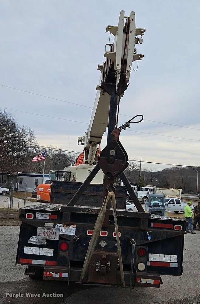 image for item EI3525 1996 Ford L8000 crane truck