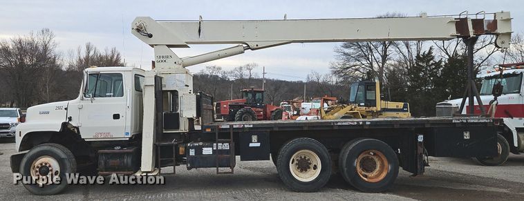 image for item EI3525 1996 Ford L8000 crane truck