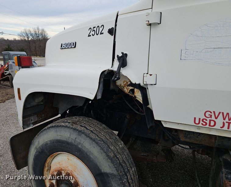 image for item EI3525 1996 Ford L8000 crane truck