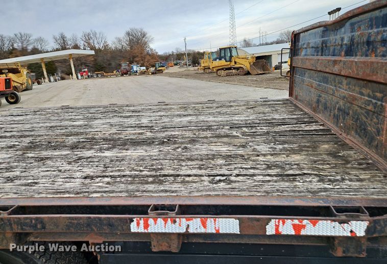 image for item EI3525 1996 Ford L8000 crane truck