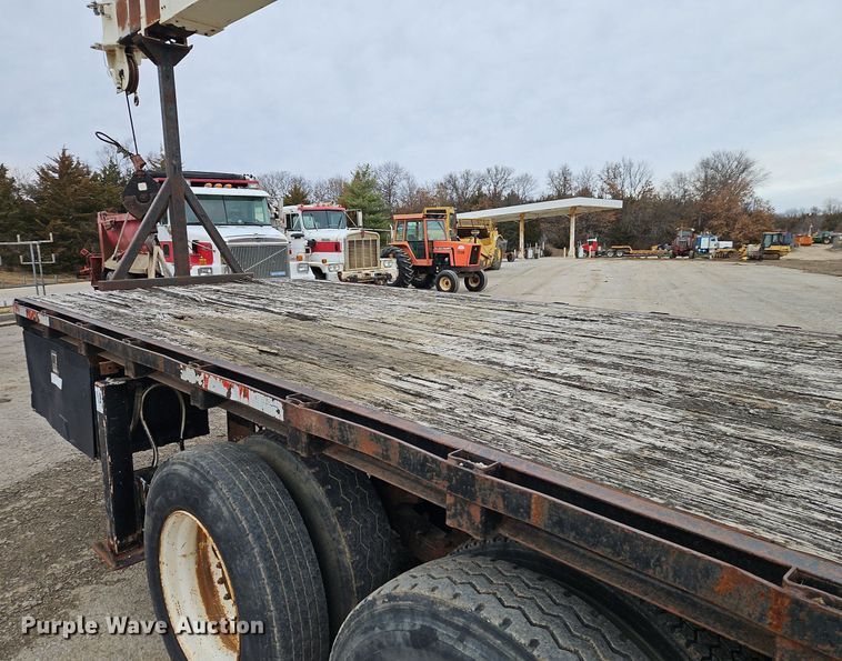 image for item EI3525 1996 Ford L8000 crane truck