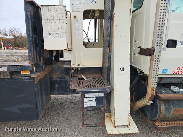 image for item EI3525 1996 Ford L8000 crane truck