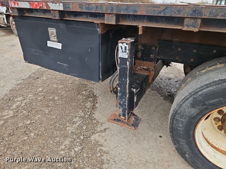 image for item EI3525 1996 Ford L8000 crane truck