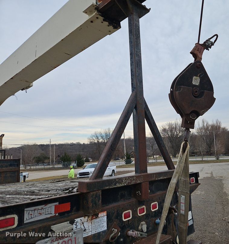 image for item EI3525 1996 Ford L8000 crane truck