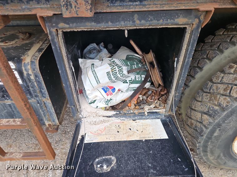 image for item EI3525 1996 Ford L8000 crane truck