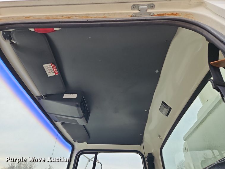 image for item EI3525 1996 Ford L8000 crane truck