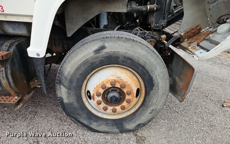 image for item EI3525 1996 Ford L8000 crane truck