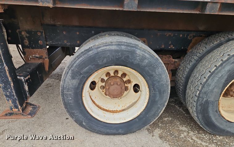 image for item EI3525 1996 Ford L8000 crane truck