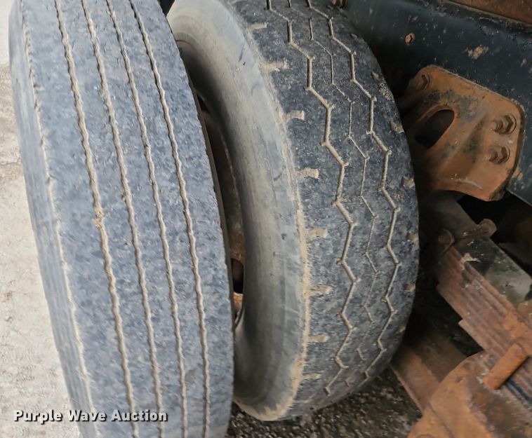 image for item EI3525 1996 Ford L8000 crane truck