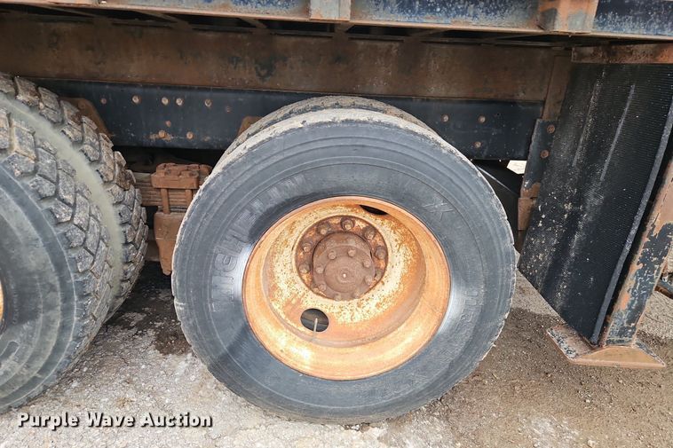 image for item EI3525 1996 Ford L8000 crane truck