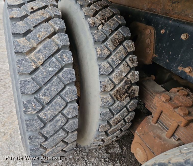 image for item EI3525 1996 Ford L8000 crane truck