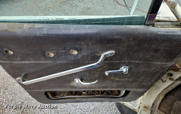 image for item EI3534 1989 Ford L9000 dump truck