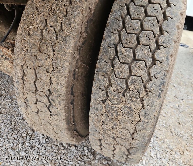 image for item EI3534 1989 Ford L9000 dump truck