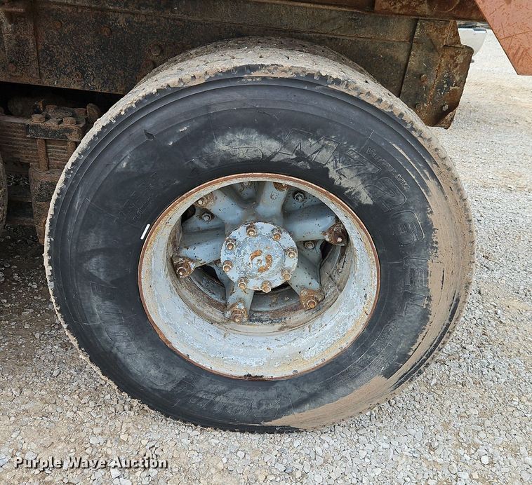 image for item EI3534 1989 Ford L9000 dump truck