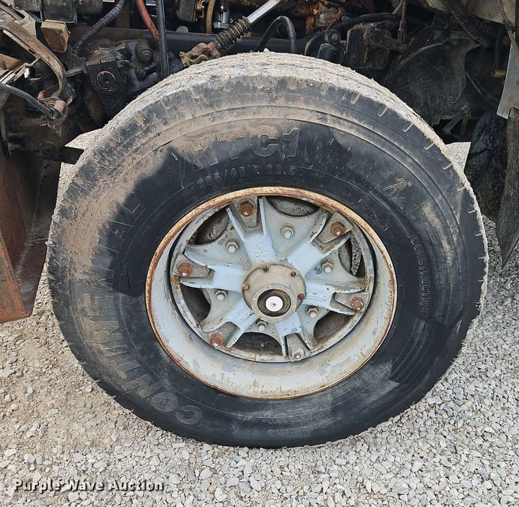 image for item EI3534 1989 Ford L9000 dump truck