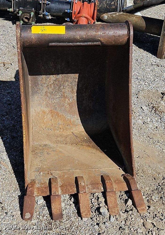 image for item EI3635 TAG excavator bucket