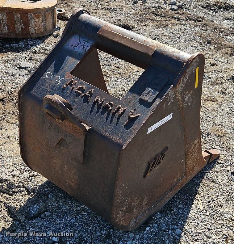 image for item EI3635 TAG excavator bucket