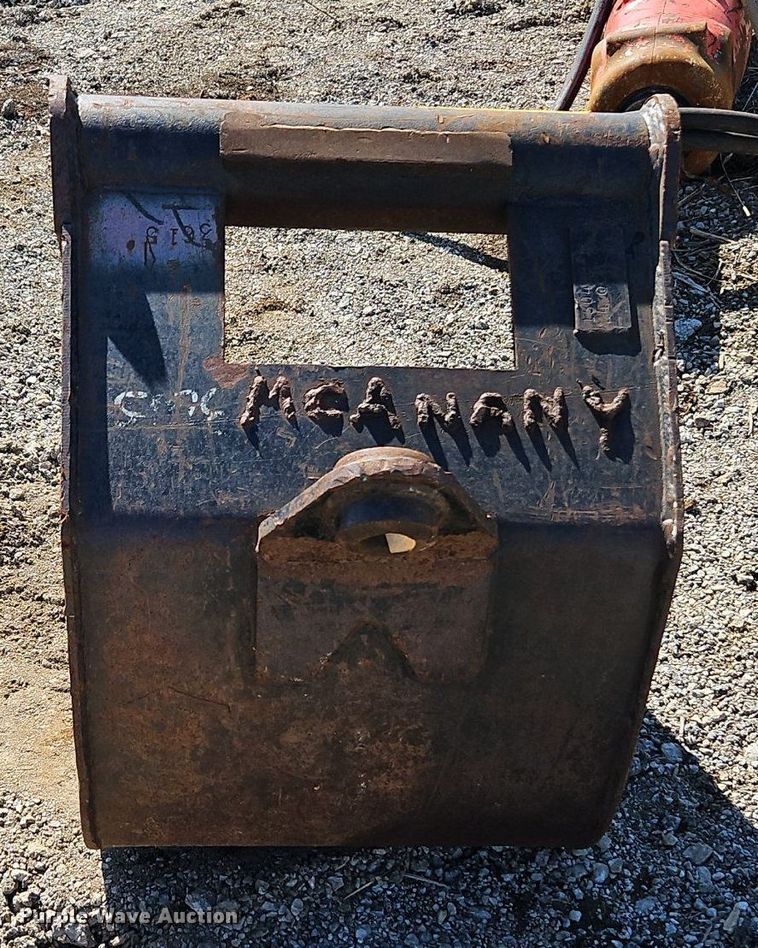 image for item EI3635 TAG excavator bucket