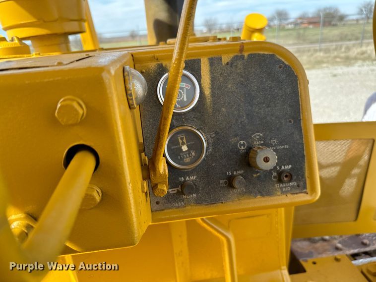 image for item EJ0316 Caterpillar  D6D dozer