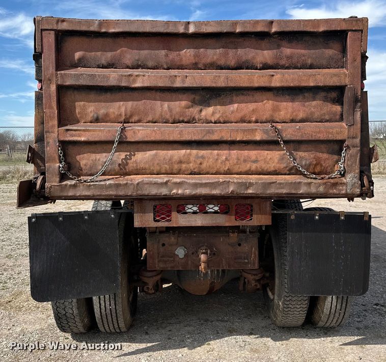 image for item EJ0318 1976 International  Transtar 4300 dump truck