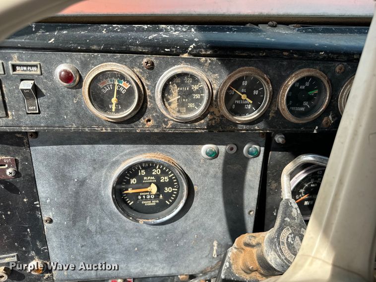 image for item EJ0318 1976 International  Transtar 4300 dump truck