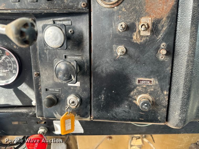 image for item EJ0318 1976 International  Transtar 4300 dump truck