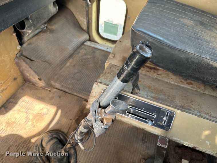 image for item EJ0318 1976 International  Transtar 4300 dump truck