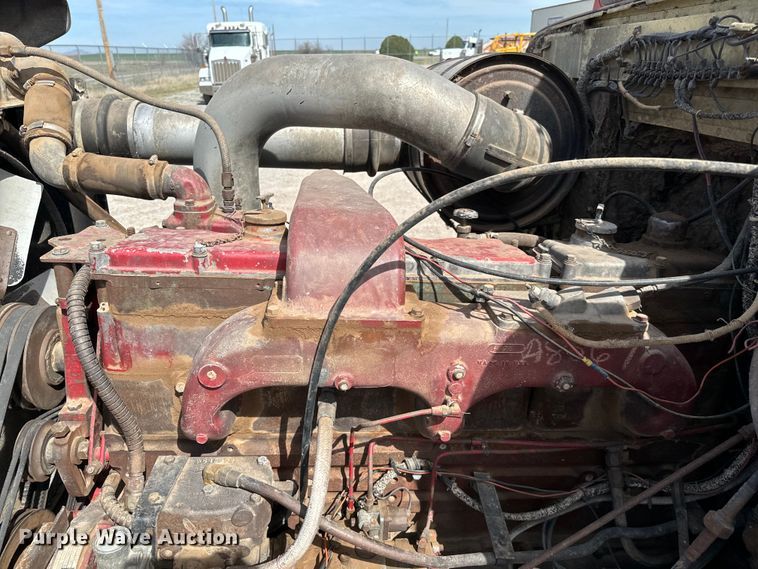 image for item EJ0318 1976 International  Transtar 4300 dump truck