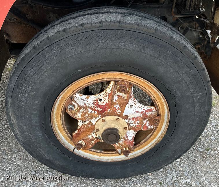 image for item EJ0318 1976 International  Transtar 4300 dump truck