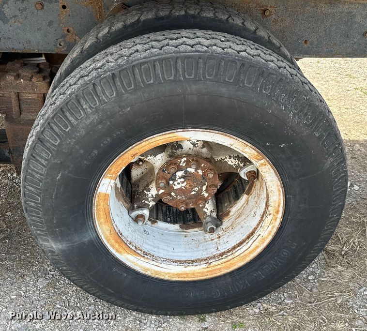 image for item EJ0318 1976 International  Transtar 4300 dump truck