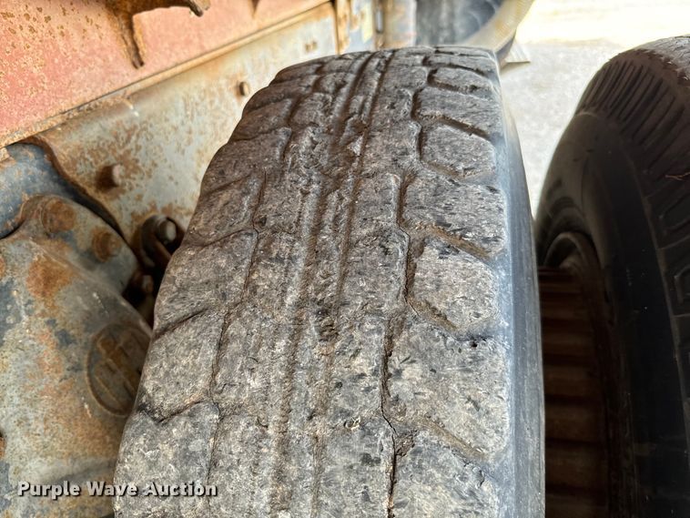 image for item EJ0318 1976 International  Transtar 4300 dump truck